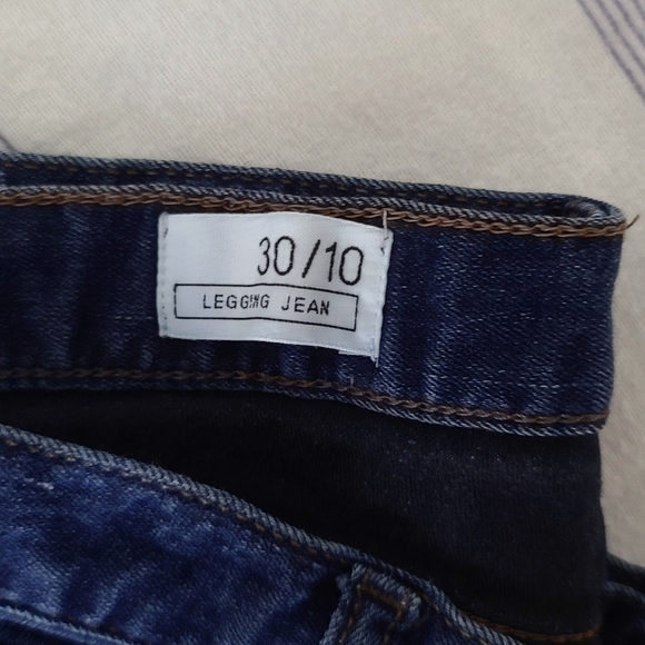 Gap 1969 Dark Wash Legging Jean - Picture 2 of 5